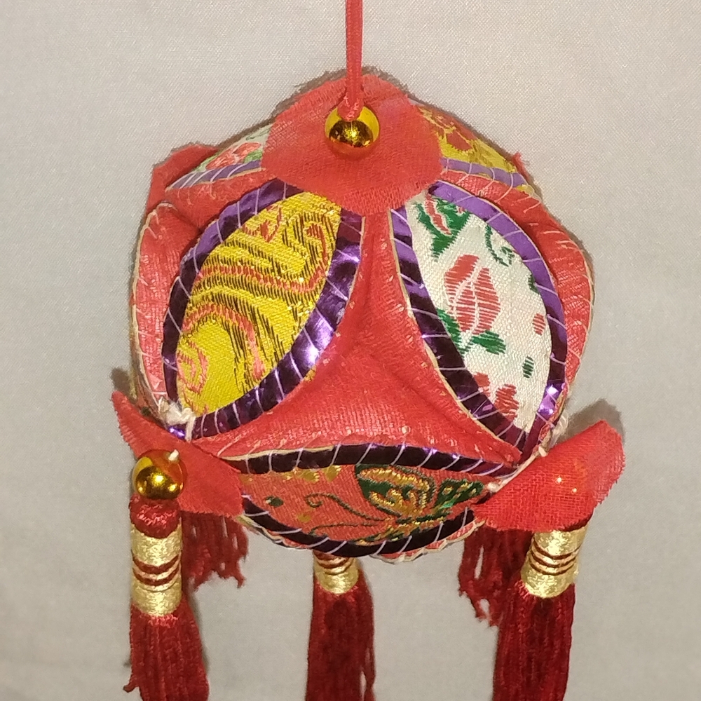 Hand stitch Chinese lovers throwing ball tassels multi color vintage lots detail - Picture 4 of 10